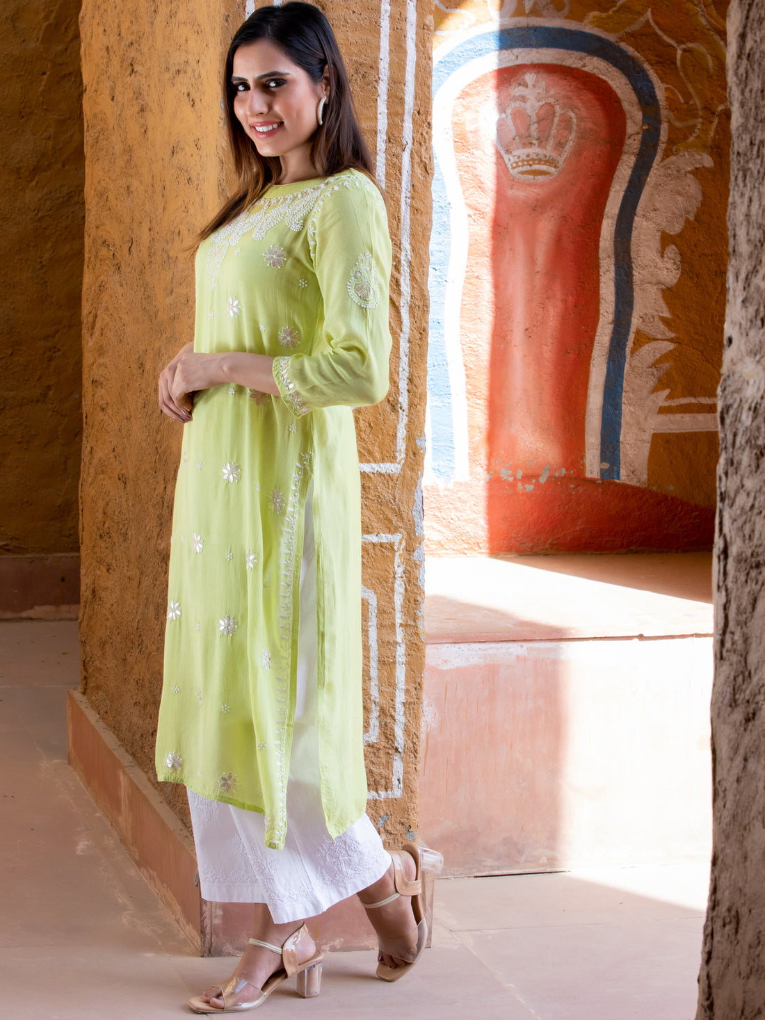 Semal Hand Embroidered Green Muslin Lucknowi Chikankari Straight Kurta CH0023